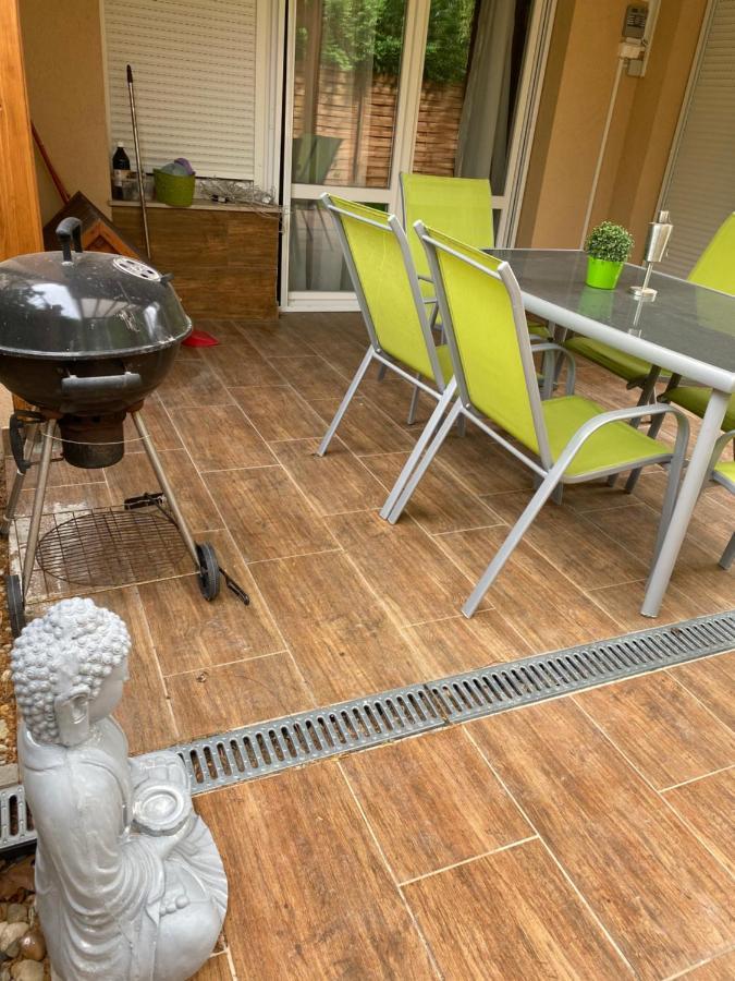 Zen Apartman Sunshine Zamardi Luaran gambar