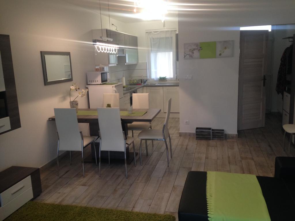 Zen Apartman Sunshine Zamardi Luaran gambar